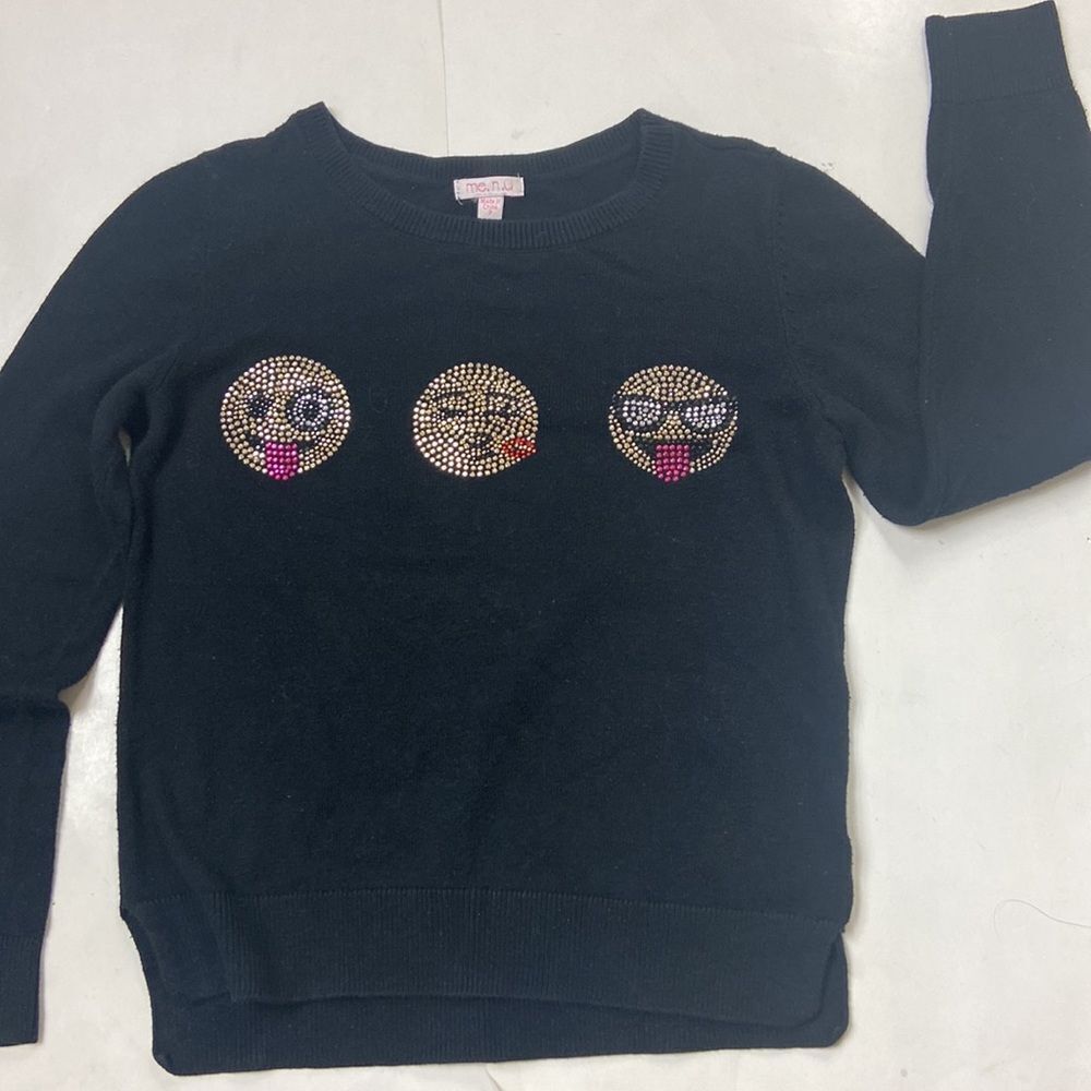 Me.n.u Girl Smiling Sweater Emoji Size 7 Unisex